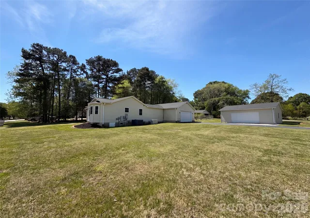 Homes for sale in Salisbury, NC | 101 Forest Meadow Ln, Salisbury, NC 28144 | MLS# 4371832
