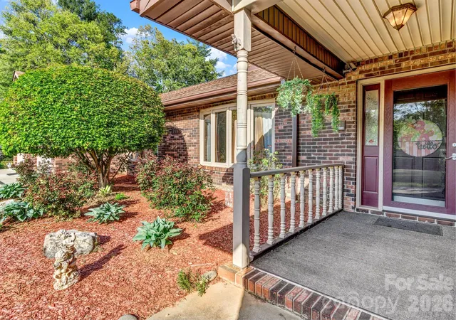 Photo 3 of Single family home for sale at 218 Brown Rd, Hendersonville, NC 28791 | MLS# 4371847 | Listing updated on 2026-09-04