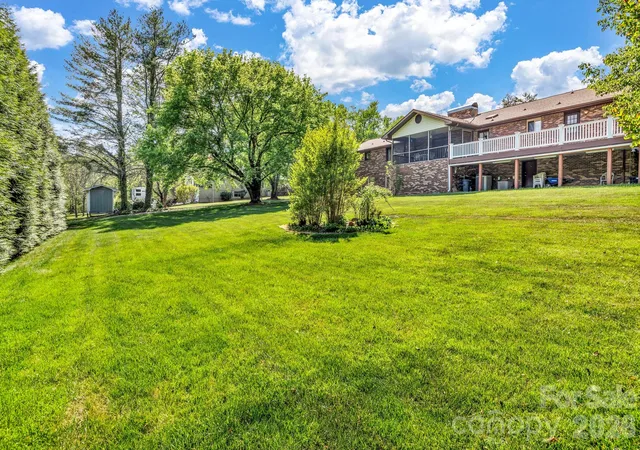 Photo 4 of Single family home for sale at 218 Brown Rd, Hendersonville, NC 28791 | MLS# 4371847 | Listing updated on 2026-09-04