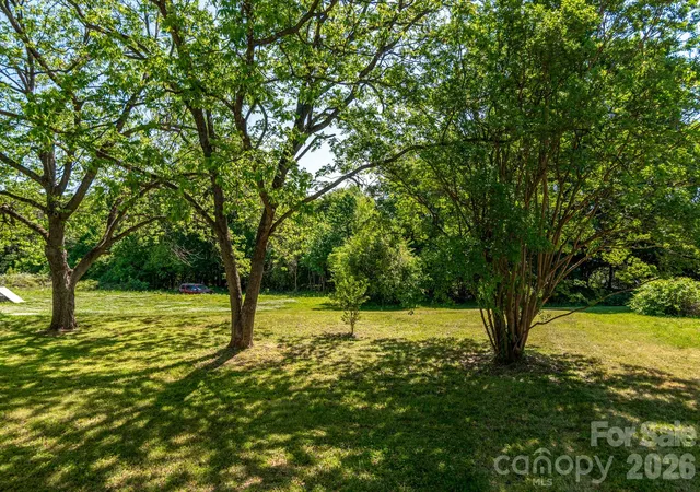 Photo 4 of Single family home for sale at 109 Hillcrest Dr, Bessemer City, NC 28016 | MLS# 4371879 | Listing updated on 2026-04-21