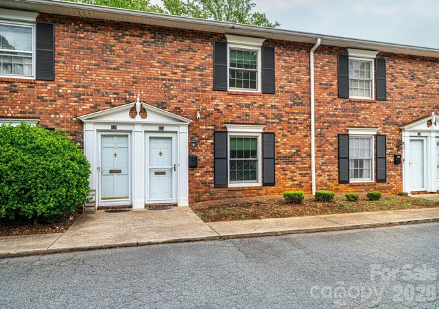 1st image of 826 6th St Nw #4, Hickory, NC 28601 | MLS# 4371889