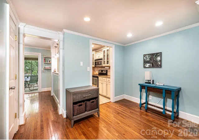 5th image of 826 6Th St Nw, Hickory, NC 28601