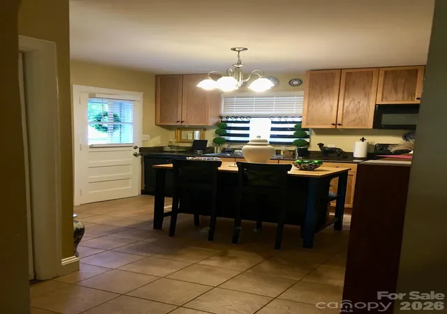 5th image of 1645 Morningside Dr, Charlotte, NC 28205 | MLS# 4371899