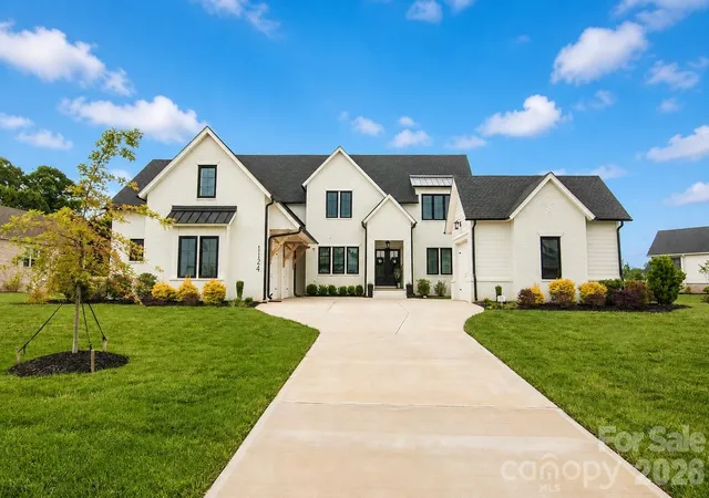 Photo 2 of Single family home for sale at 1124 Mesa Way, Waxhaw, NC | MLS# 4371986 | Listing updated on 2026-09-06