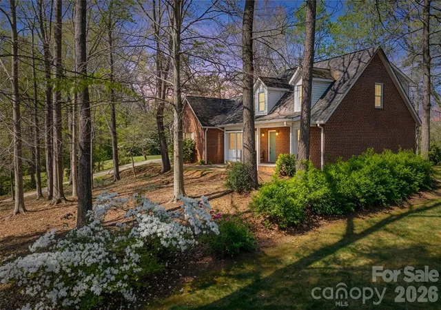 Homes for sale in Lenoir, NC | 1421 Windsor St Ne, Lenoir, NC 28645 | MLS# 4372001
