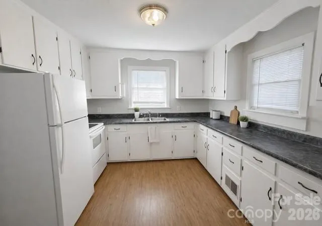2nd image of 911 Hickory Grove Rd, Gastonia, NC 28056 | MLS# 4372009