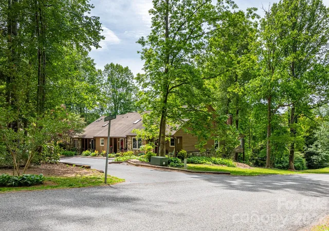 Homes for sale in Etowah, NC | 12 Pencross Cir, Etowah, NC 28729 | MLS# 4372034