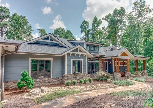 Photo 1 of Single family home for sale at 72 Dusky Ct, Hendersonville, NC 28739 | MLS# 4372046 | Listing updated on 2026-09-01