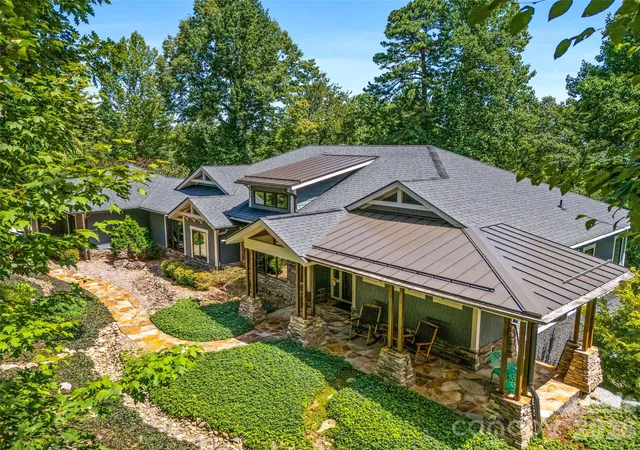 Photo 3 of Single family home for sale at 72 Dusky Ct, Hendersonville, NC 28739 | MLS# 4372046 | Listing updated on 2026-09-01