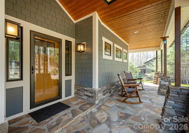 Photo 4 of Single family home for sale at 72 Dusky Ct, Hendersonville, NC 28739 | MLS# 4372046 | Listing updated on 2026-09-01