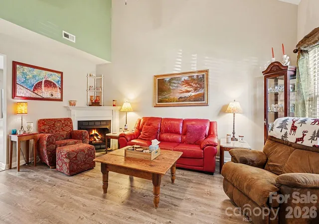 4th image of 747 Rock Lake Gln, Fort Mill, SC 29715 | MLS# 4372101
