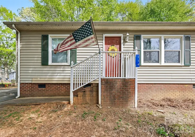 Homes for sale in Lincolnton, NC | 114 State St, Lincolnton, NC 28092 | MLS# 4372154