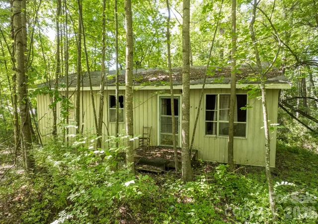 Photo 1 of Single family home for sale at 17 Chicago Ave, Black Mountain, NC 28711 | MLS# 4372235 | Listing updated on 2026-07-22