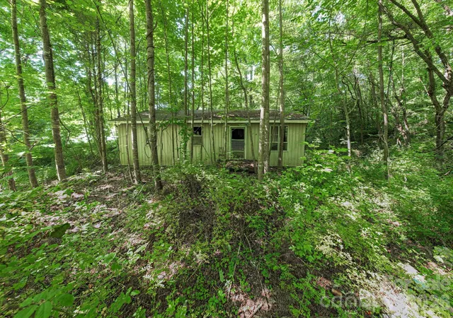 Photo 19 of Single family home for sale at 17 Chicago Ave, Black Mountain, NC 28711 | MLS# 4372235 | Listing updated on 2026-07-22