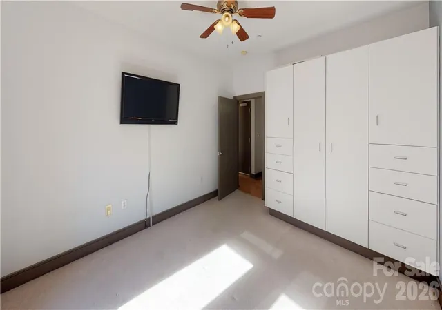 2nd image of 2200 Lyndhurst Ave, Charlotte, NC 28203