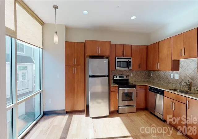 4th image of 2200 Lyndhurst Ave, Charlotte, NC 28203
