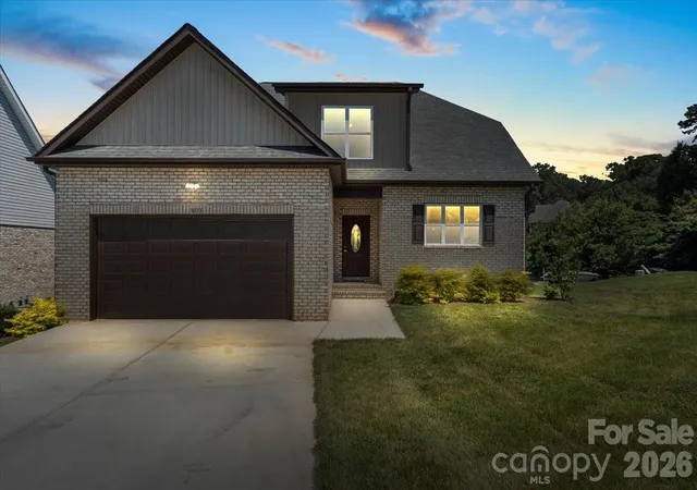 1st image of 1033 12th Avenue Dr Nw, Hickory, NC 28601 | MLS# 4372272