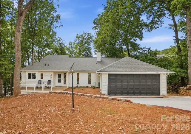 Photo 3 of Single family home for sale at 7015 Chelsea Day Ln, Fort Mill, SC 29708 | MLS# 4372291 | Listing updated on 2026-10-03