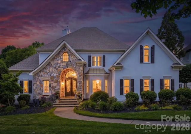 Photo 2 of Single family home for sale at 18928 Peninsula Point Dr, Cornelius, NC 28031 | MLS# 4372334 | Listing updated on 2026-08-23