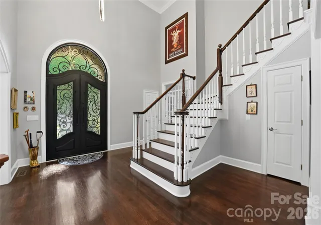 Photo 3 of Single family home for sale at 18928 Peninsula Point Dr, Cornelius, NC 28031 | MLS# 4372334 | Listing updated on 2026-08-23