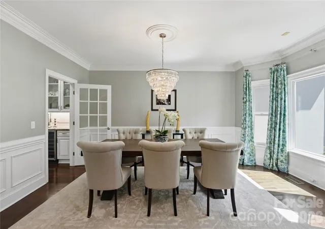Photo 4 of Single family home for sale at 18928 Peninsula Point Dr, Cornelius, NC 28031 | MLS# 4372334 | Listing updated on 2026-08-23