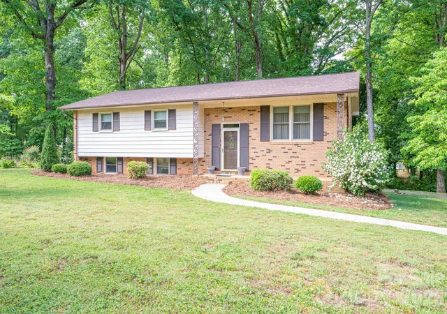 Homes for sale in Cherryville, NC | 234 Suncrest Rd, Cherryville, NC 28021 | MLS# 4372354