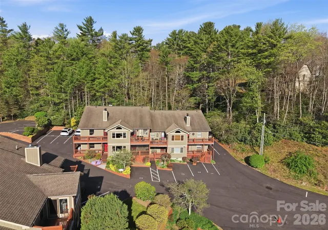 3rd image of 155 Gln Burney Ln, Blowing Rock, NC 28605