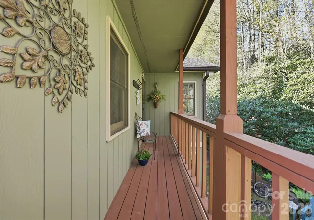 5th image of 155 Gln Burney Ln, Blowing Rock, NC 28605