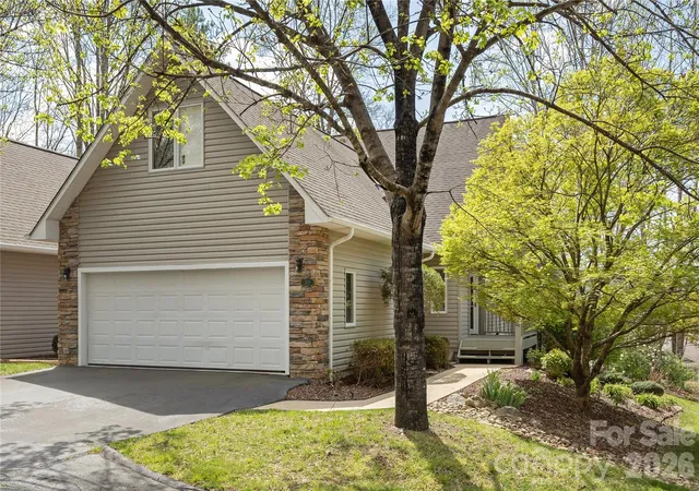 1st image of 2115 Cumming Woods Ct, Hendersonville, NC 28739 | MLS# 4372378