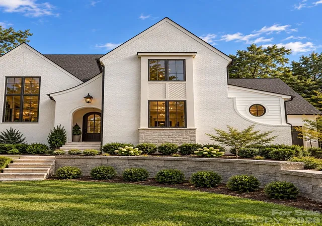 Photo 2 of Mansion for sale at 519 Meadowbrook Rd, Charlotte, NC 28211 | MLS# 4372473 | Listing updated on 2026-10-26