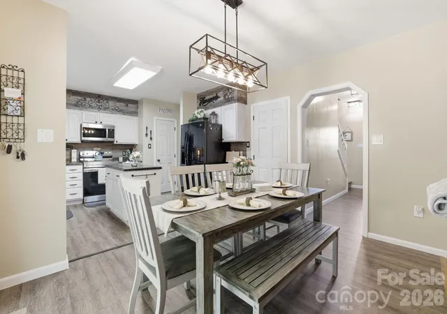 5th image of 10 Country Rd, Hendersonville, NC 28791 | MLS# 4372517