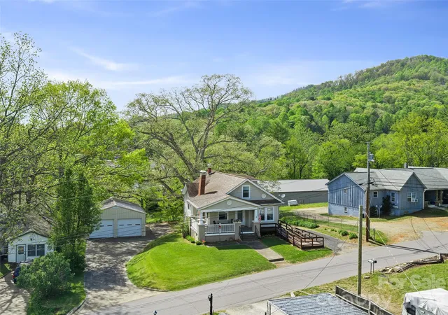 3rd image of 45 Summit St, Burnsville, NC 28714 | MLS# 4372518