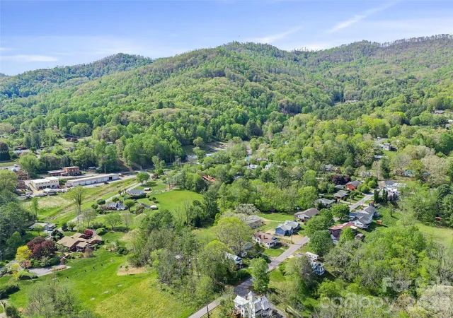 39th image of 45 Summit St, Burnsville, NC 28714 | MLS# 4372518