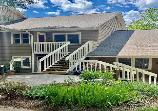 1st image of 8 Creekside Ln, Asheville, NC 28803 | MLS# 4372545