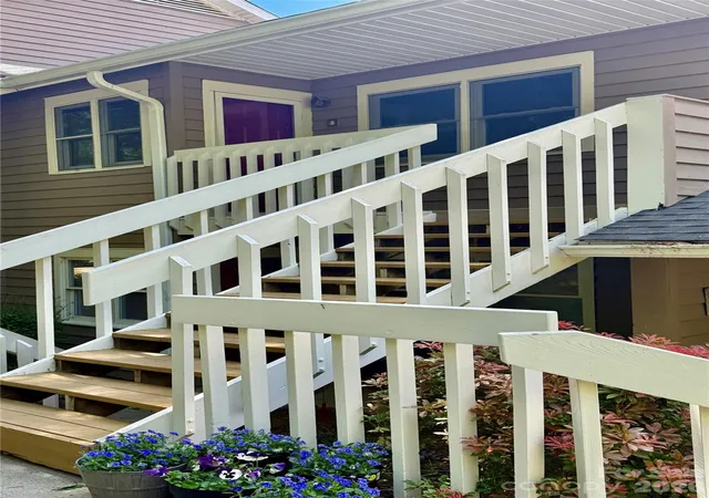2nd image of 8 Creekside Ln, Asheville, NC 28803 | MLS# 4372545