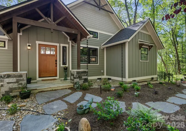 Photo 2 of Single family home for sale at 199 Garnet Way, Hendersonville, NC 28791 | MLS# 4372547 | Listing updated on 2026-09-08
