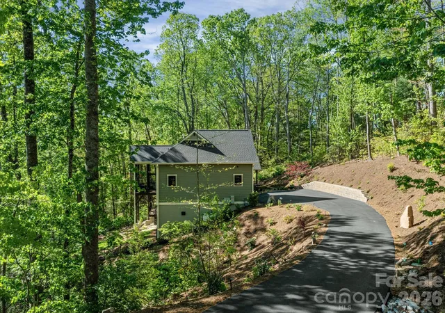 Photo 3 of Single family home for sale at 199 Garnet Way, Hendersonville, NC 28791 | MLS# 4372547 | Listing updated on 2026-09-08