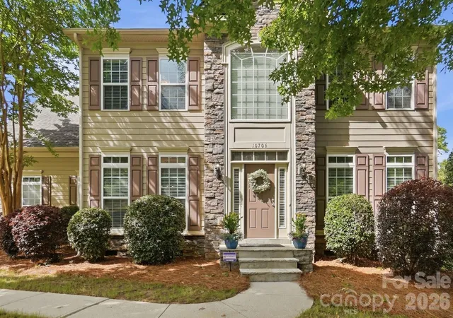Homes for sale in Charlotte, NC | 10706 Anglesey Ct, Charlotte, NC 28278 | MLS# 4372609