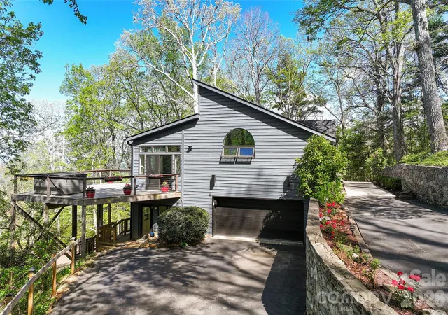 Photo 3 of Single family home for sale at 110 Crestwood Rd, Asheville, NC 28804 | MLS# 4372619 | Listing updated on 2026-10-04