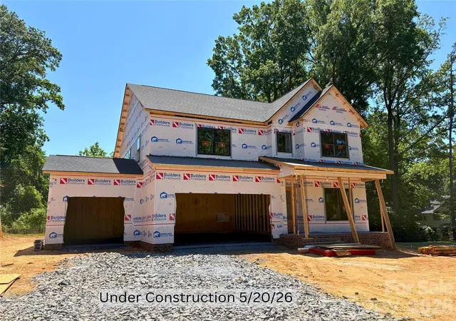 Photo 2 of Sale Pending at 20392 Queens St, Cornelius, NC 28031 | MLS# 4372699 | Listing updated on 2026-08-17