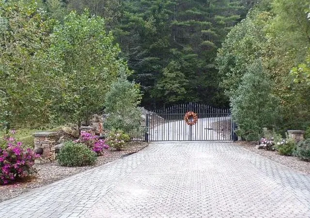 4th image of 100 Black Bear Ridge Trl, Zirconia, NC 28790 | MLS# 4372734