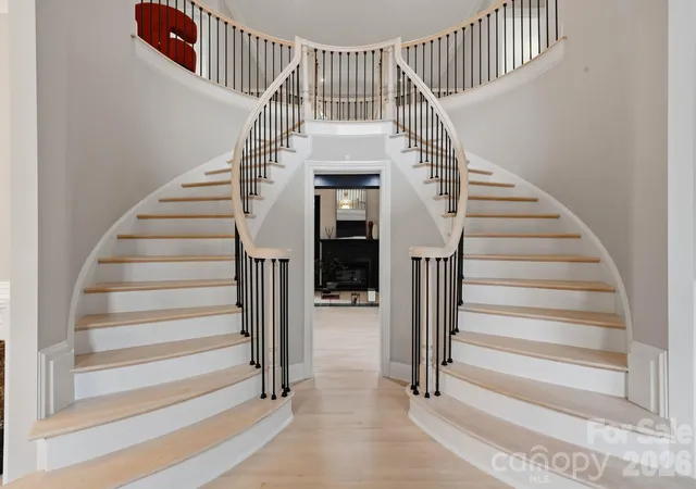 Photo 2 of Mansion for sale at 1120 Chollywood Dr, Charlotte, NC 28211 | MLS# 4372773 | Listing updated on 2026-10-05