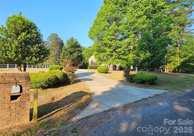 Homes for sale in Chester, SC | 2843 Lakeshore Dr, Chester, SC 29706 | MLS# 4372789