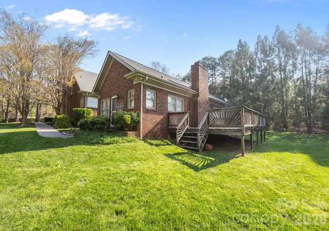 Photo 4 of Single family home for sale at 3325 Tilley Morris Rd, Matthews, NC 28105 | MLS# 4372794 | Listing updated on 2026-10-15