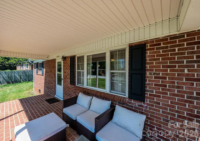 Homes for sale in Newton, NC | 2984 Lutz Blvd, Newton, NC 28658 | MLS# 4372809