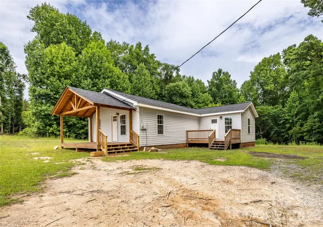 Homes for sale in Seagrove, NC | 603 Hogan Farm Rd, Seagrove, NC 27341 | MLS# 4372827
