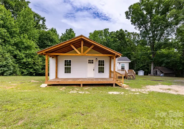 Homes for sale in Seagrove, NC | 603 Hogan Farm Rd, Seagrove, NC 27341 | MLS# 4372827