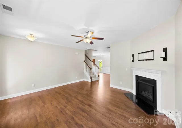 Photo 4 of Single family home for sale at 2548 Flintshire Ln, Gastonia, NC 28056 | MLS# 4372857 | Listing updated on 2026-08-24