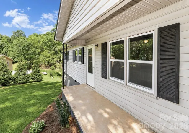 Photo 2 of Single family home for sale at 170 Hemingway Ln, Statesville, NC 28625 | MLS# 4372875 | Listing updated on 2026-07-13