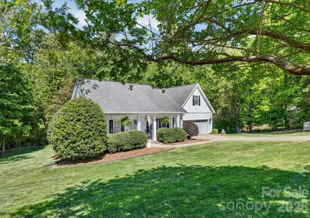 Homes for sale in Iron Station, NC | 1048 Brevard Pl Rd, Iron Station, NC 28080 | MLS# 4372900